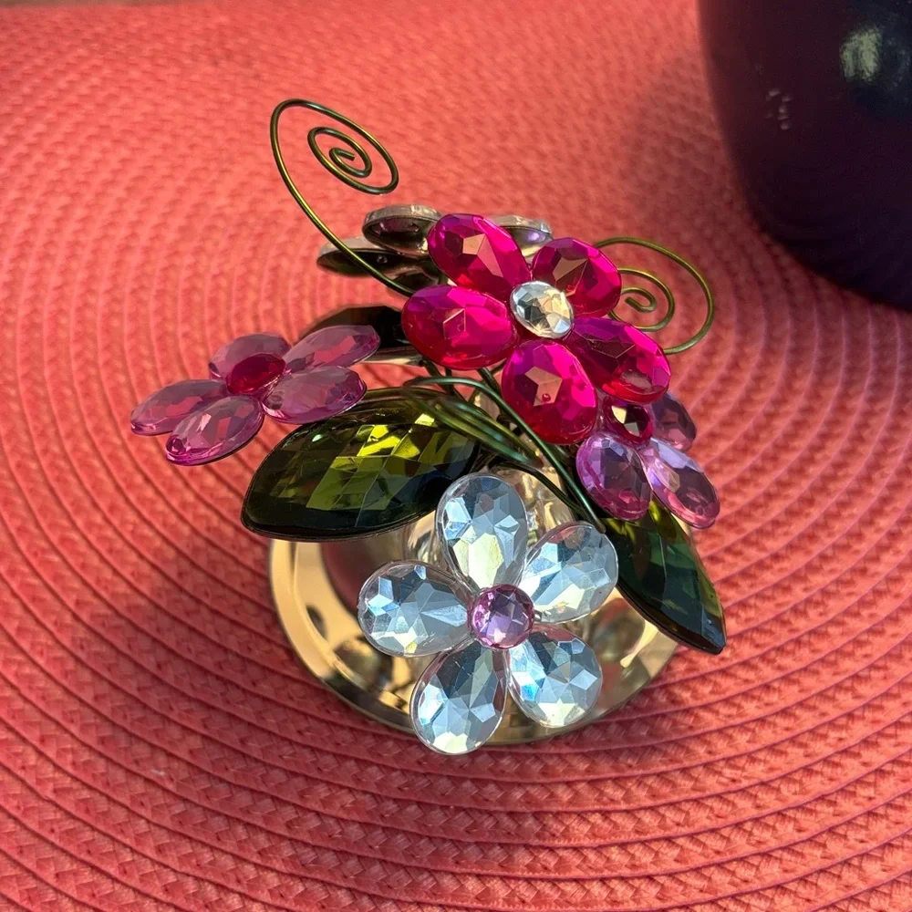 🌸Floral🌸Crystal with Pink and Green Accents Includes‎ Mirror Plate
